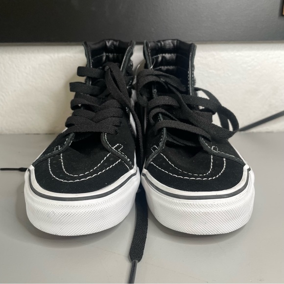 Vans - Picture 2 of 7